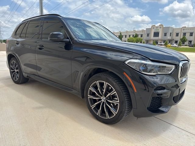 Used 2022 BMW X5 xDrive40i w/ M Sport Package AWD/4WD image 3