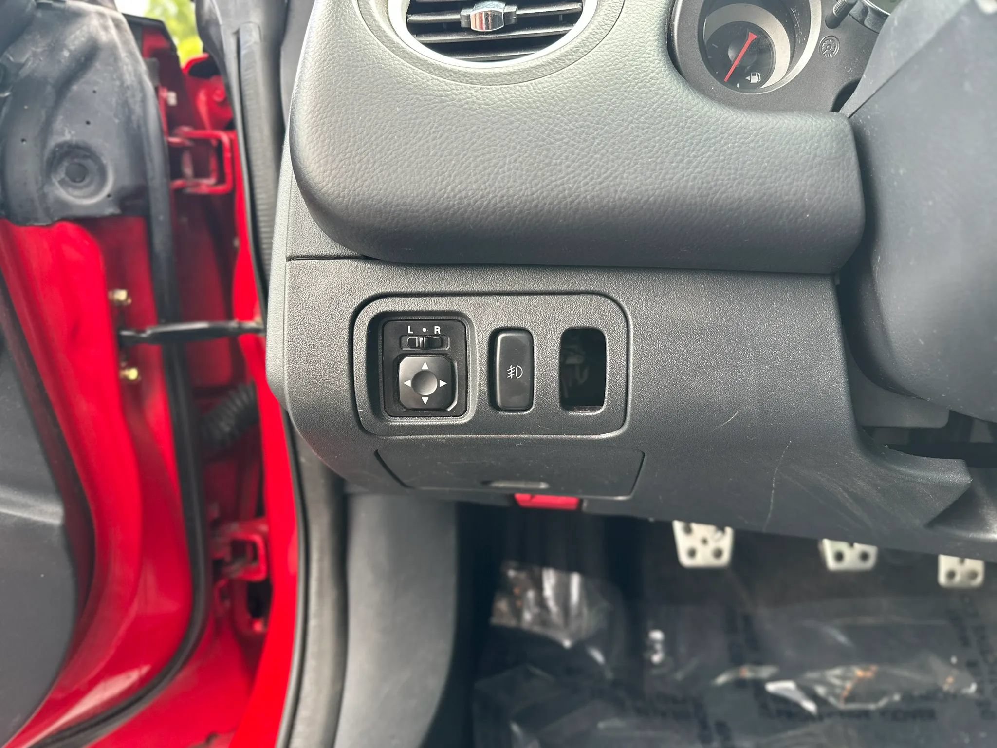 Used 2006 Mitsubishi Eclipse GT FWD image 30