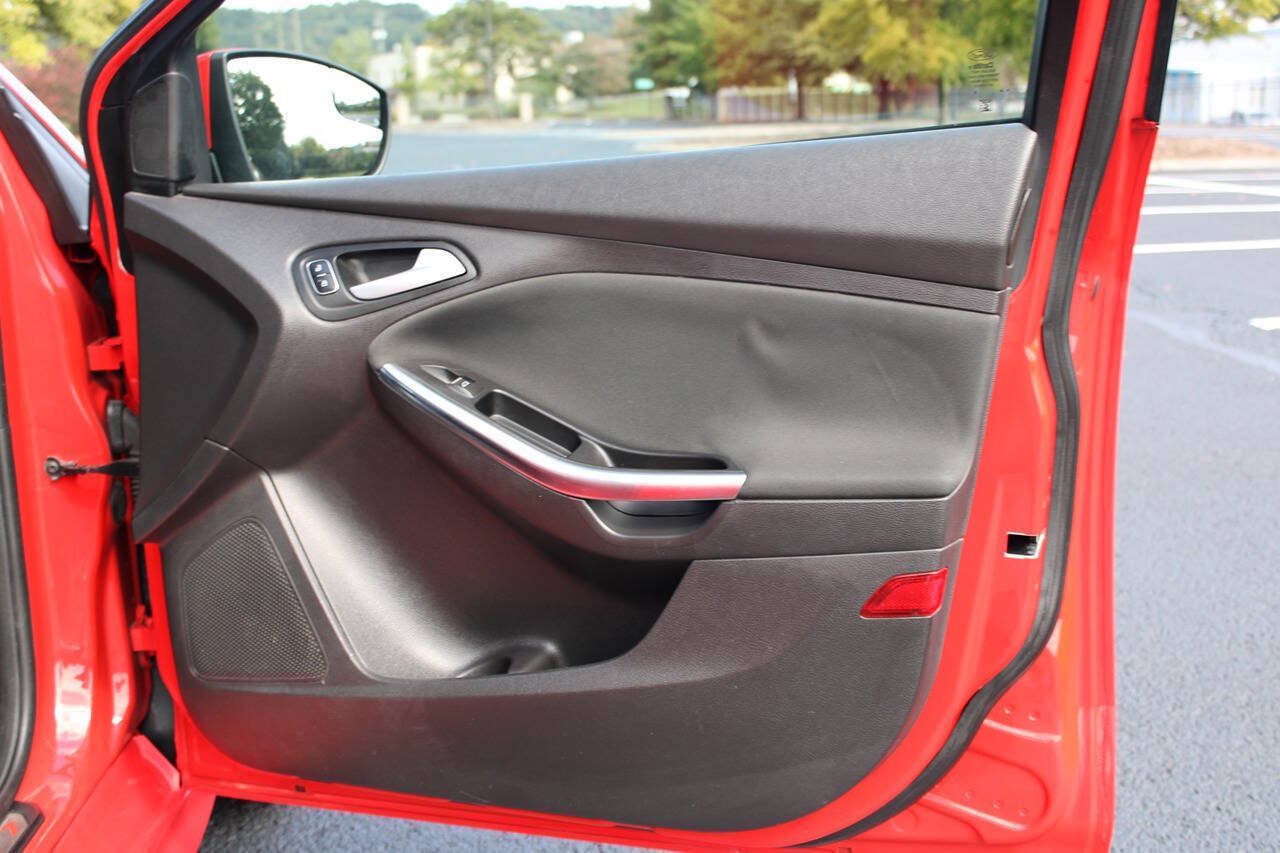Used 2015 Ford Focus ST FWD image 18