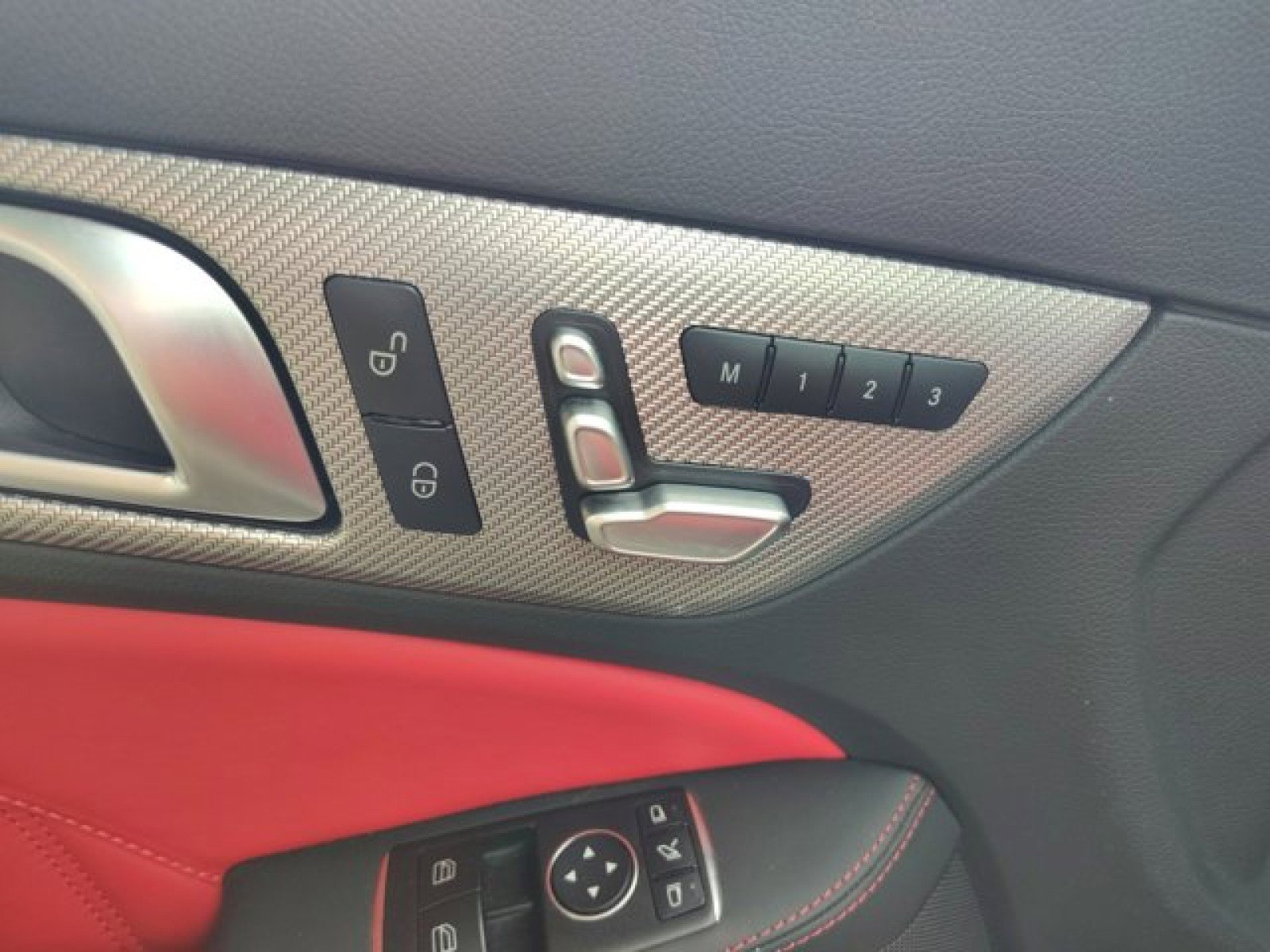 Used 2019 Mercedes-Benz SLC 300 image 12