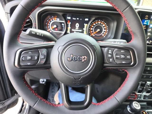 Used 2024 Jeep Gladiator Rubicon w/ Steel Bumper Group AWD/4WD image 20