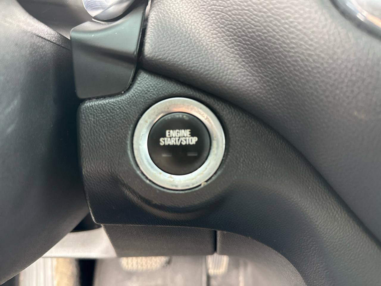 Used 2021 Chevrolet Equinox LT FWD image 37