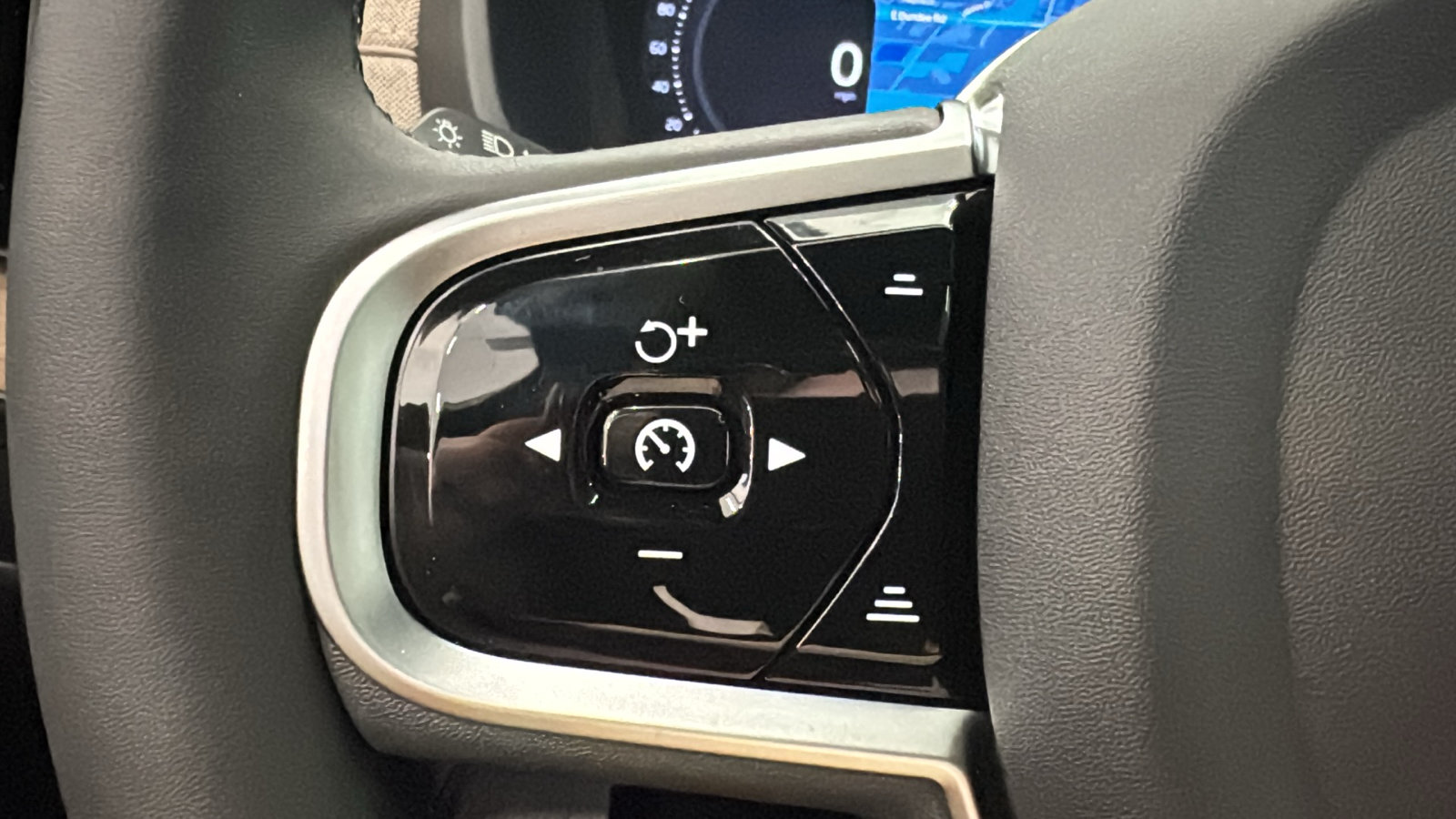 New 2026 Volvo XC90 B5 Core w/ Protection Package AWD/4WD image 13