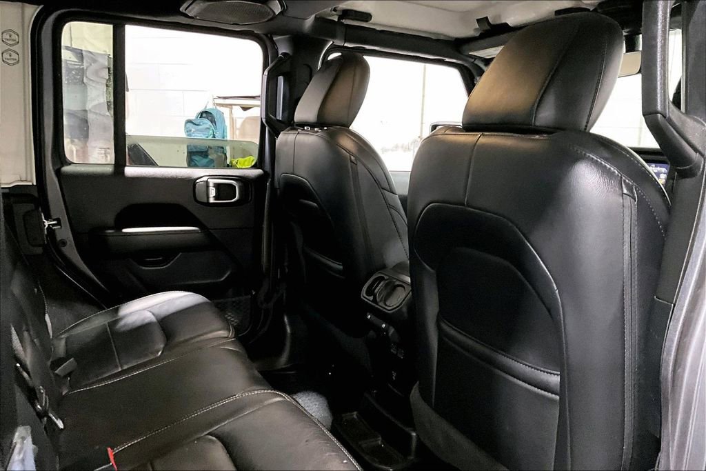 Used 2019 Jeep Wrangler Unlimited Sahara image 28