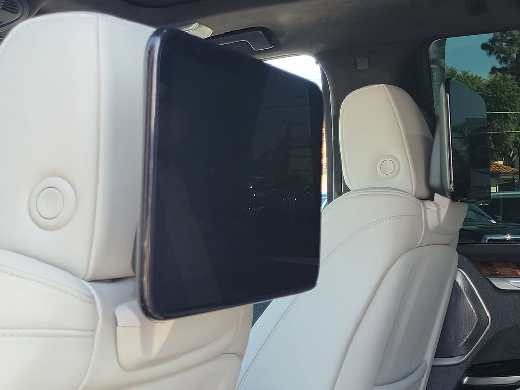 Certified 2025 Cadillac Escalade Premium Luxury Platinum image 35