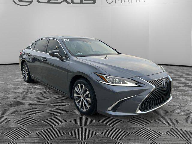 Certified 2019 Lexus ES 300h image 1