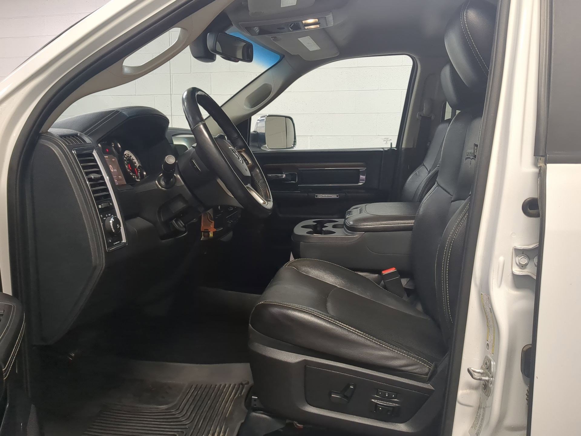 Used 2016 RAM 2500 Laramie image 17
