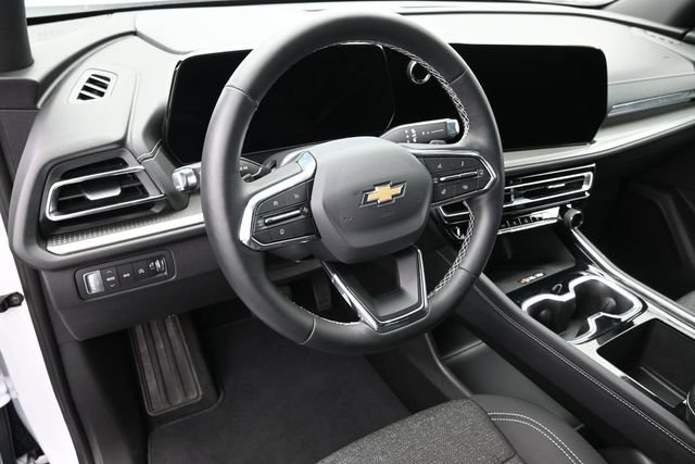 Used 2025 Chevrolet Traverse LT w/ Driver Confidence Package AWD/4WD image 23
