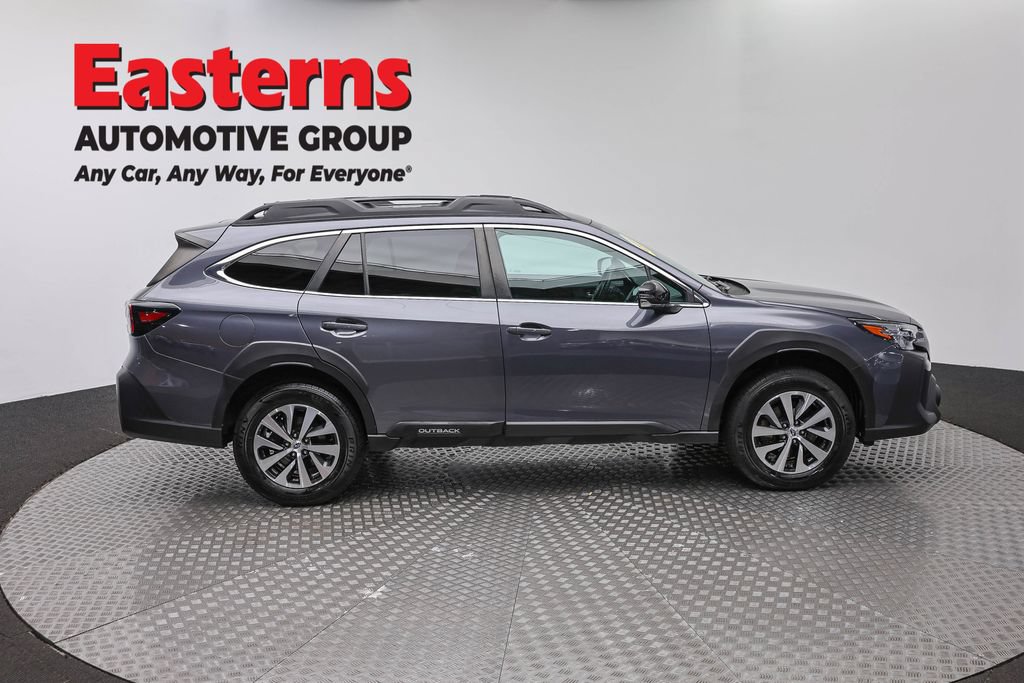 Used 2023 Subaru Outback Premium AWD/4WD image 4