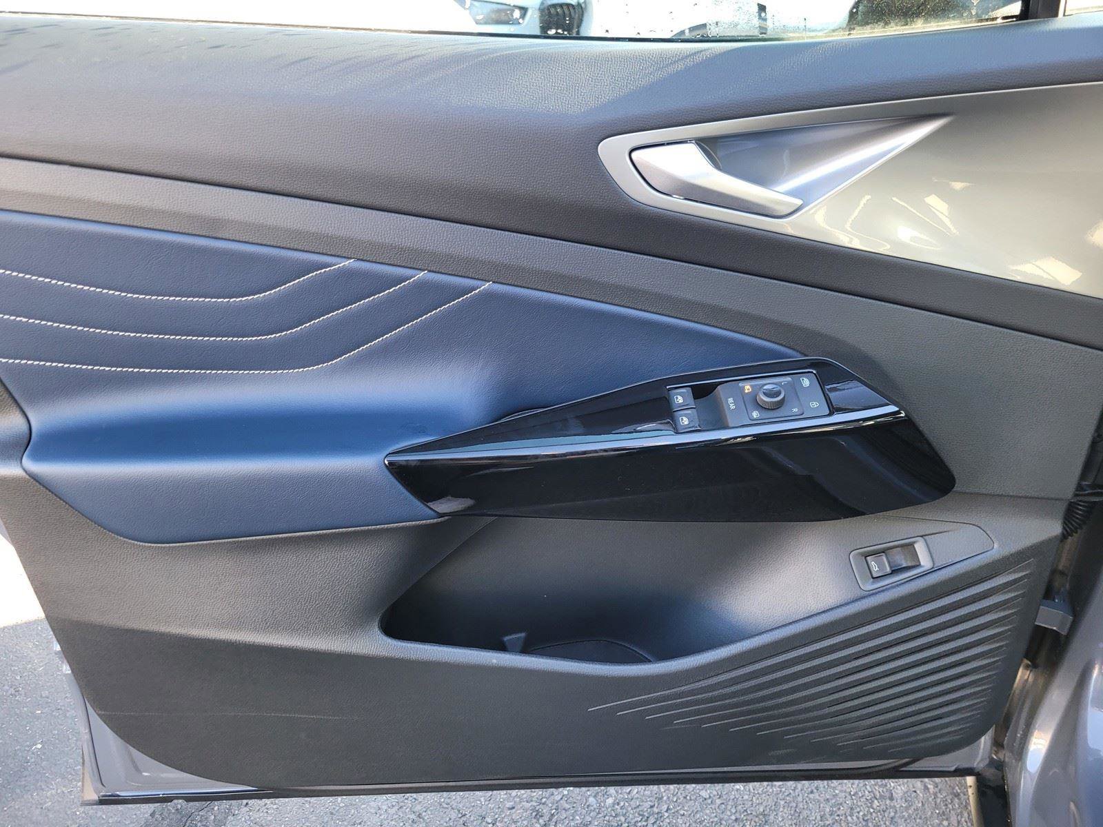 New 2026 Volkswagen ID.4 Pro S Plus image 17