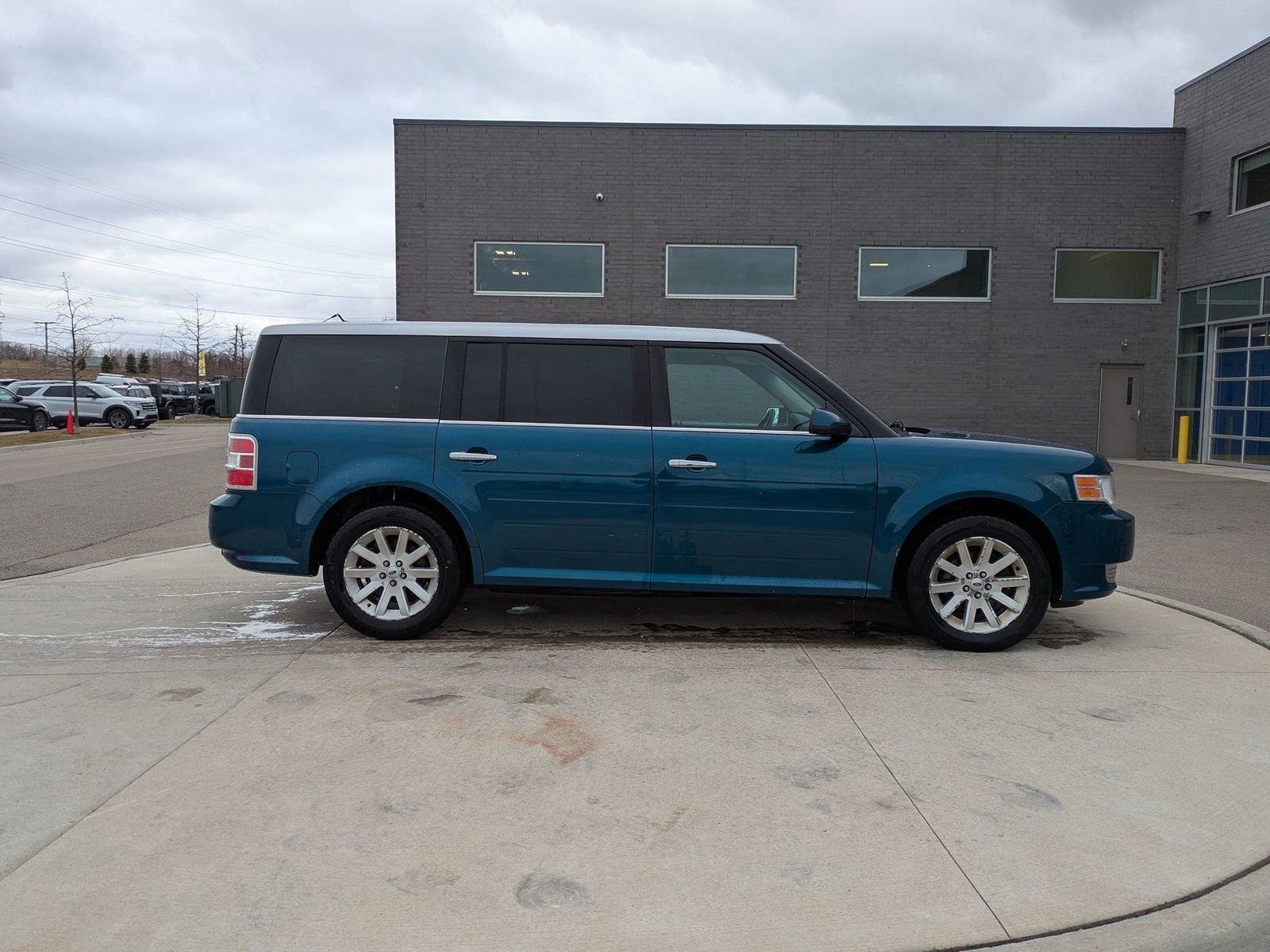 Used 2011 Ford Flex SEL w/ Rapid Spec Order Code image 3