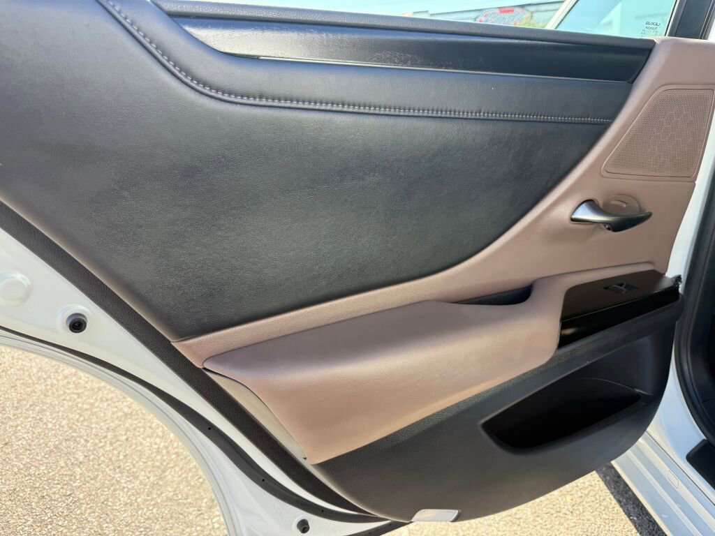 Used 2023 Lexus ES 350 w/ Premium Package FWD image 23