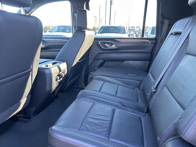 Used 2024 Chevrolet Suburban LT image 28