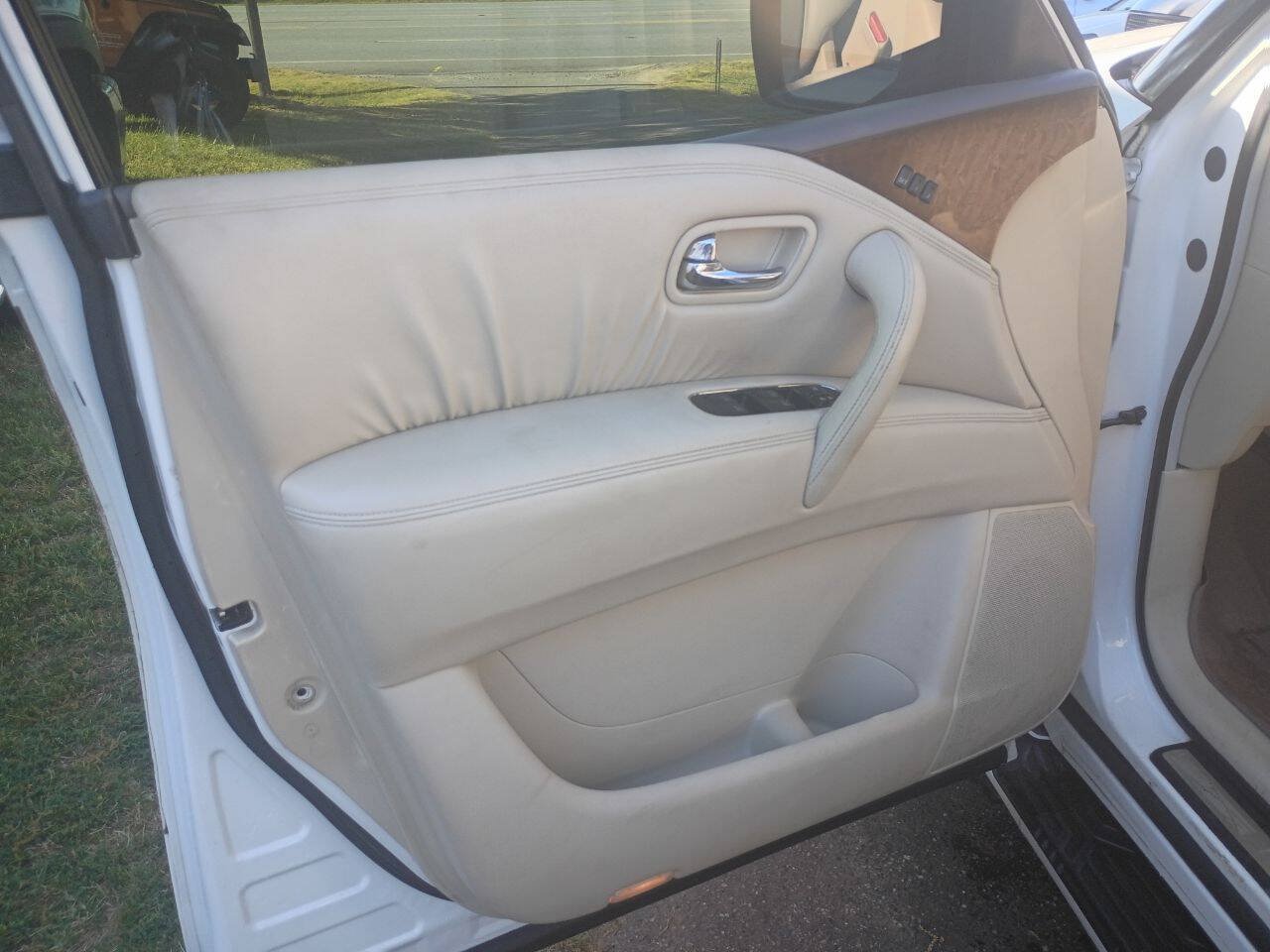 Used 2012 INFINITI QX56 4WD w/ Theater Pkg image 17