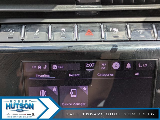 Used 2025 Jeep Grand Cherokee Altitude AWD/4WD image 21