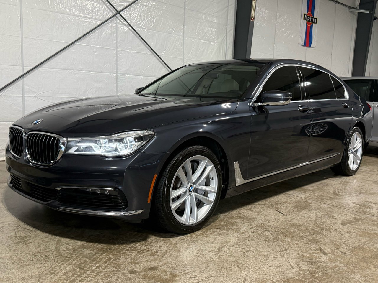 Used 2018 BMW 750i xDrive image 4