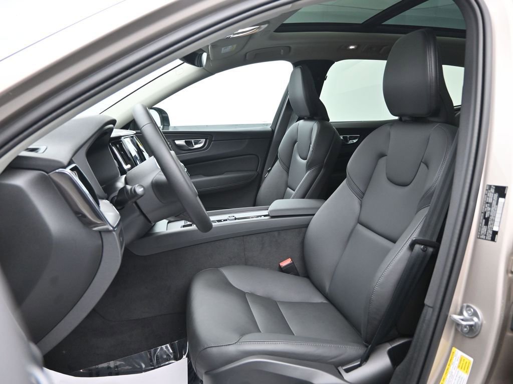 New 2025 Volvo XC60 B5 Core w/ Protection Package Premier image 21