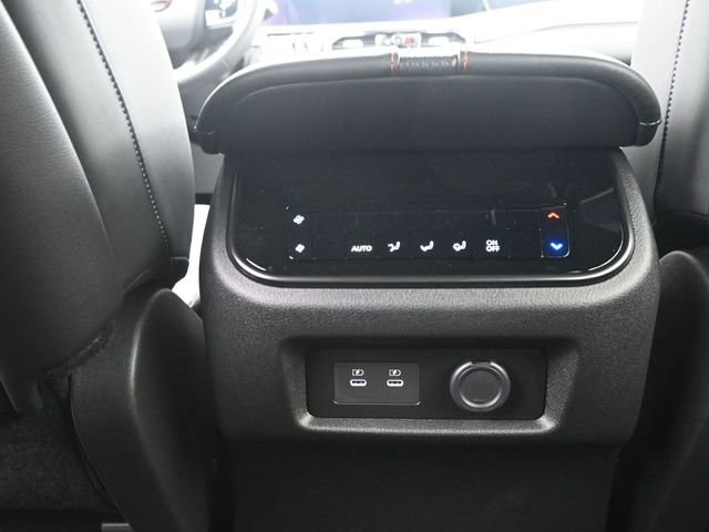 Used 2025 Nissan Armada PRO-4X image 23