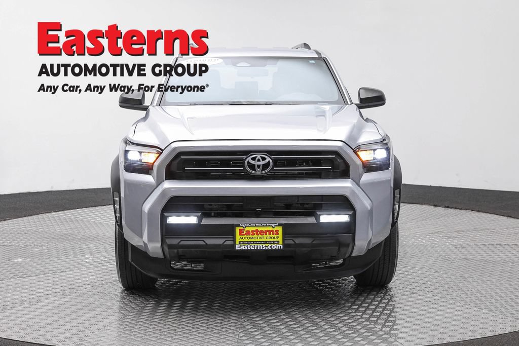 Used 2025 Toyota 4Runner SR5 AWD/4WD image 2
