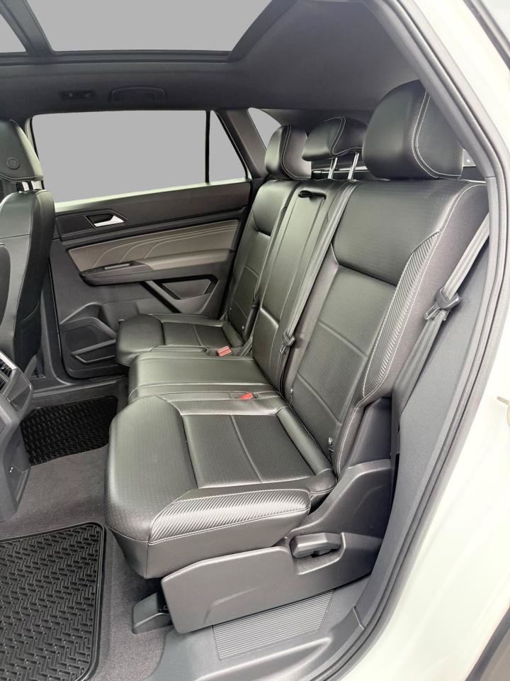 Used 2023 Volkswagen Atlas Cross Sport SE w/ Panoramic Sunroof Package FWD image 30