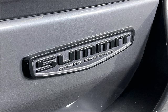 Used 2025 Jeep Grand Cherokee Summit w/ Obsidian Package AWD/4WD image 23