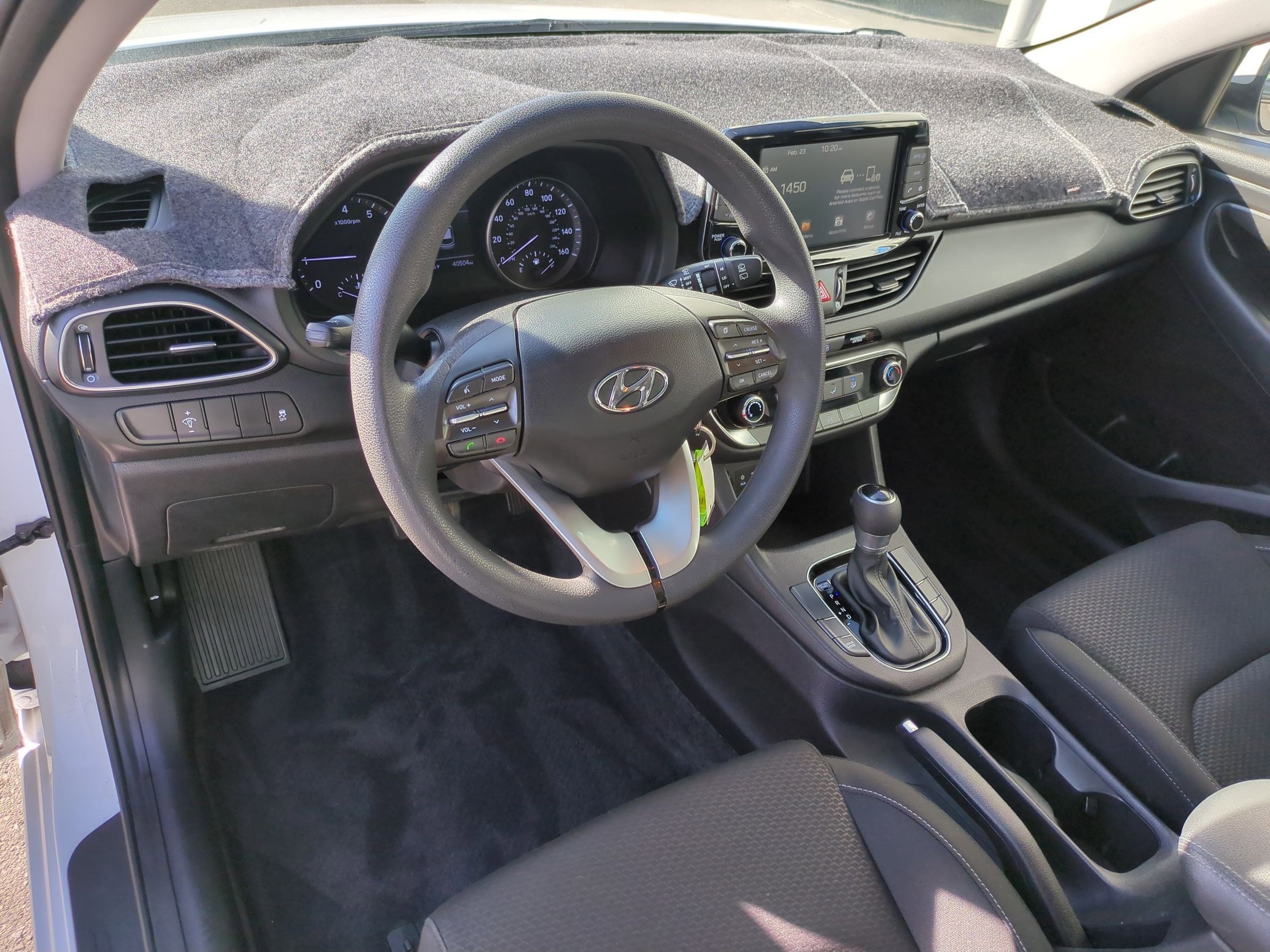 Used 2020 Hyundai Elantra GT image 15