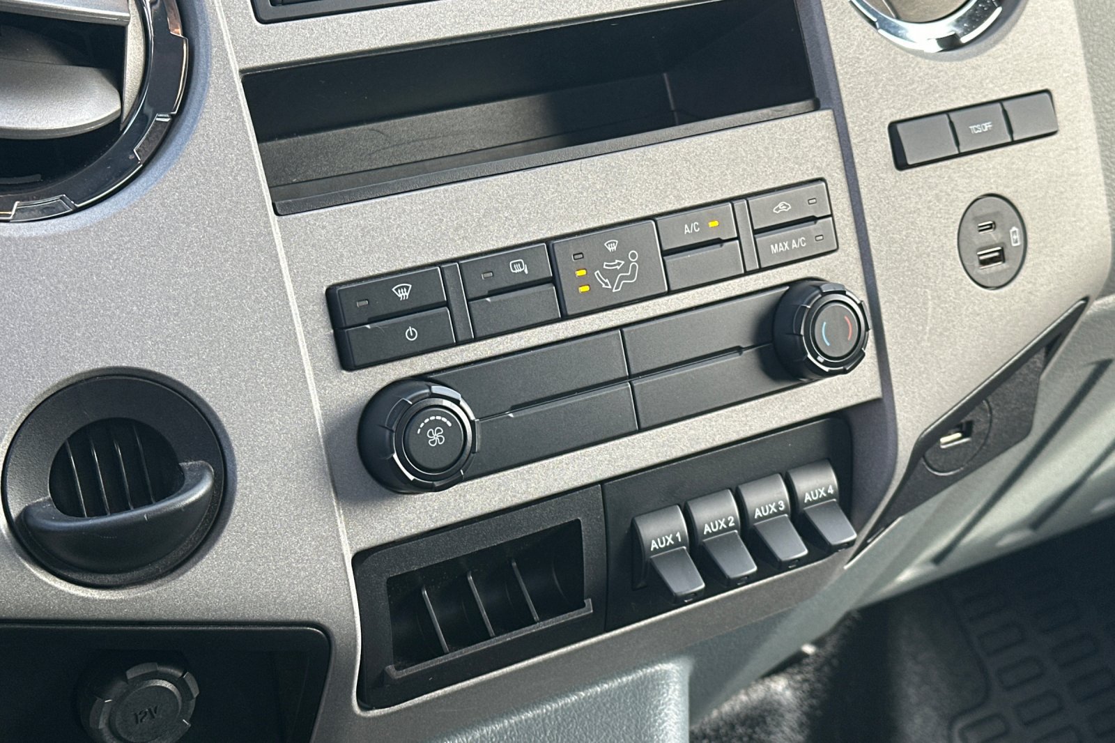 Used 2021 Ford F650 2WD Regular Cab Super Duty image 19