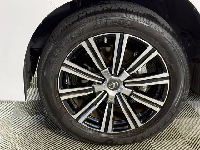 Used 2021 Lexus LX 570 4WD w/ Luxury Package image 16