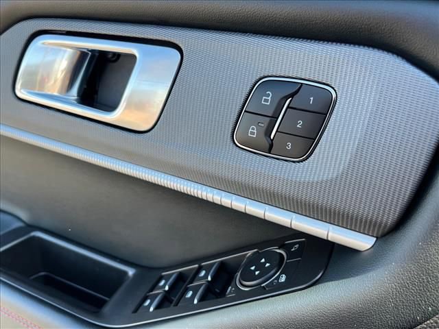 Used 2025 Ford Explorer ST image 24