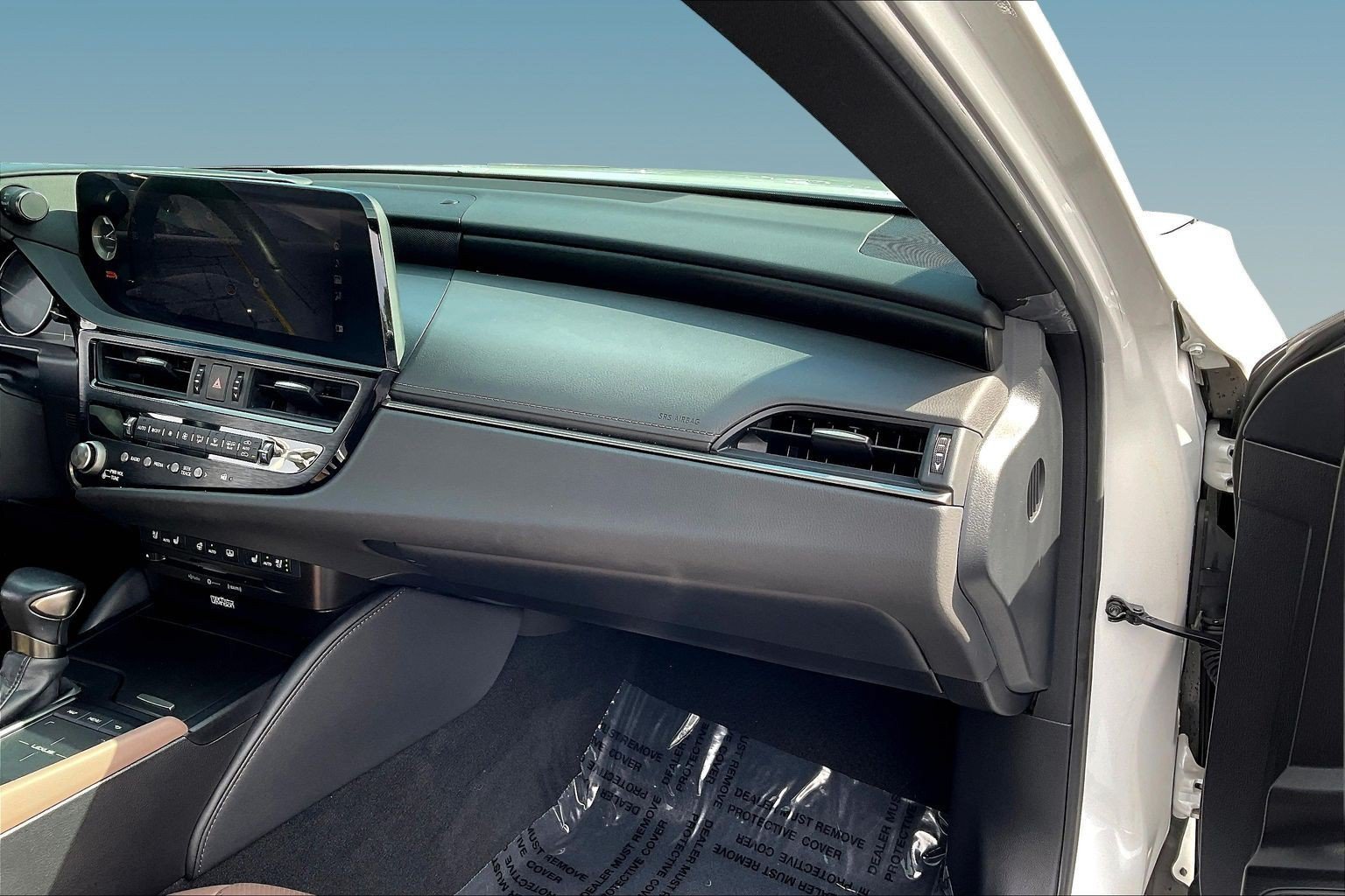 Used 2022 Lexus ES 300h w/ Accessory Package FWD image 25