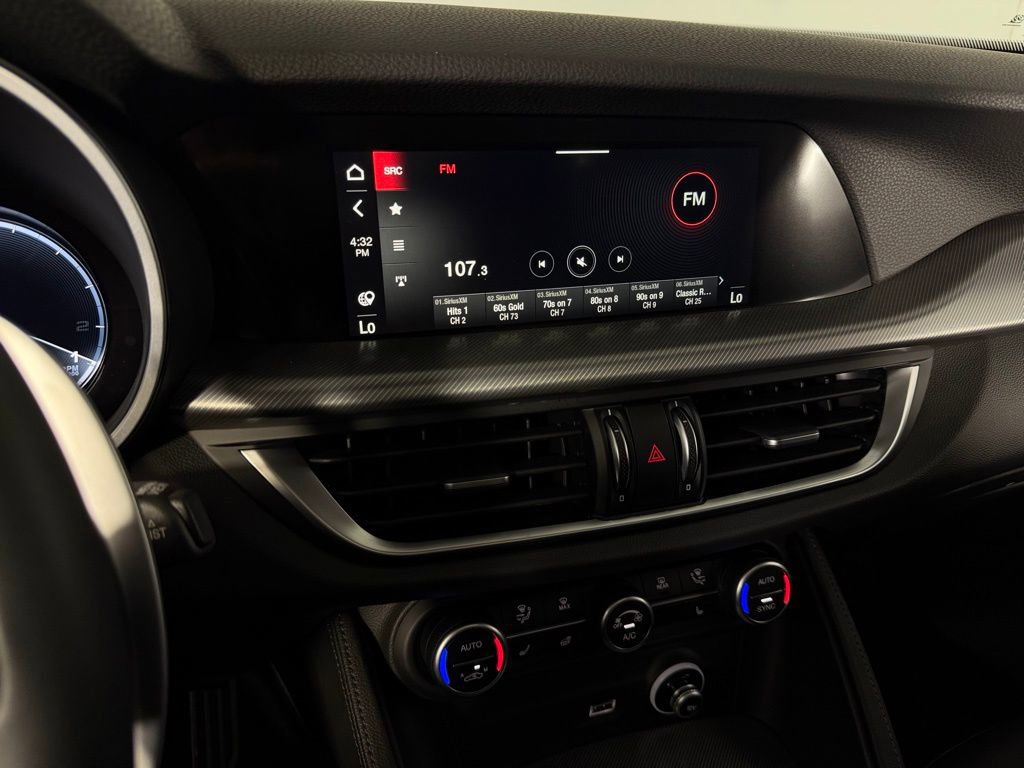 Used 2025 Alfa Romeo Stelvio Sprint w/ Veloce Package image 23