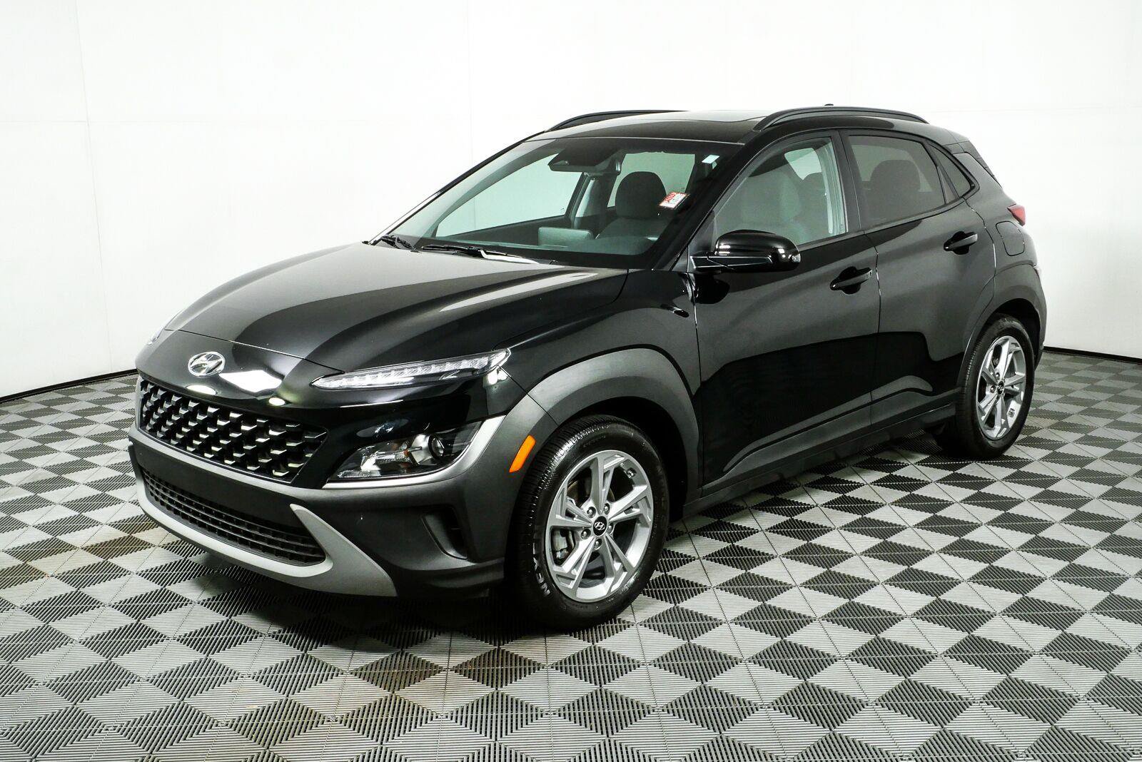 Used 2023 Hyundai Kona SEL w/ Convenience Package FWD image 25
