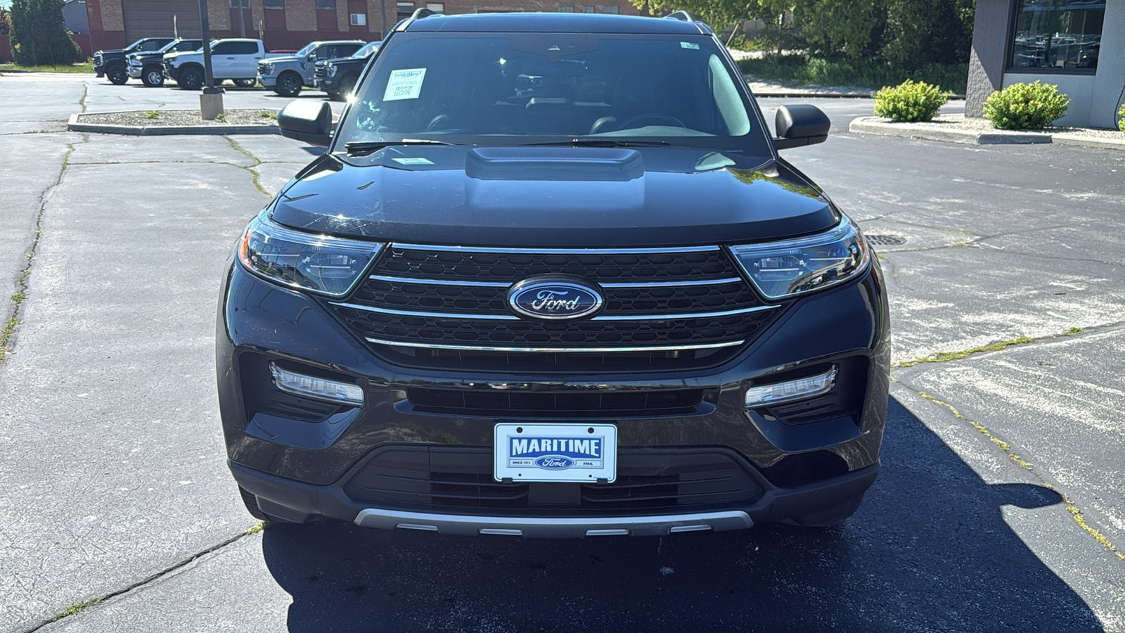 Used 2020 Ford Explorer XLT w/ Equipment Group 202A AWD/4WD image 2