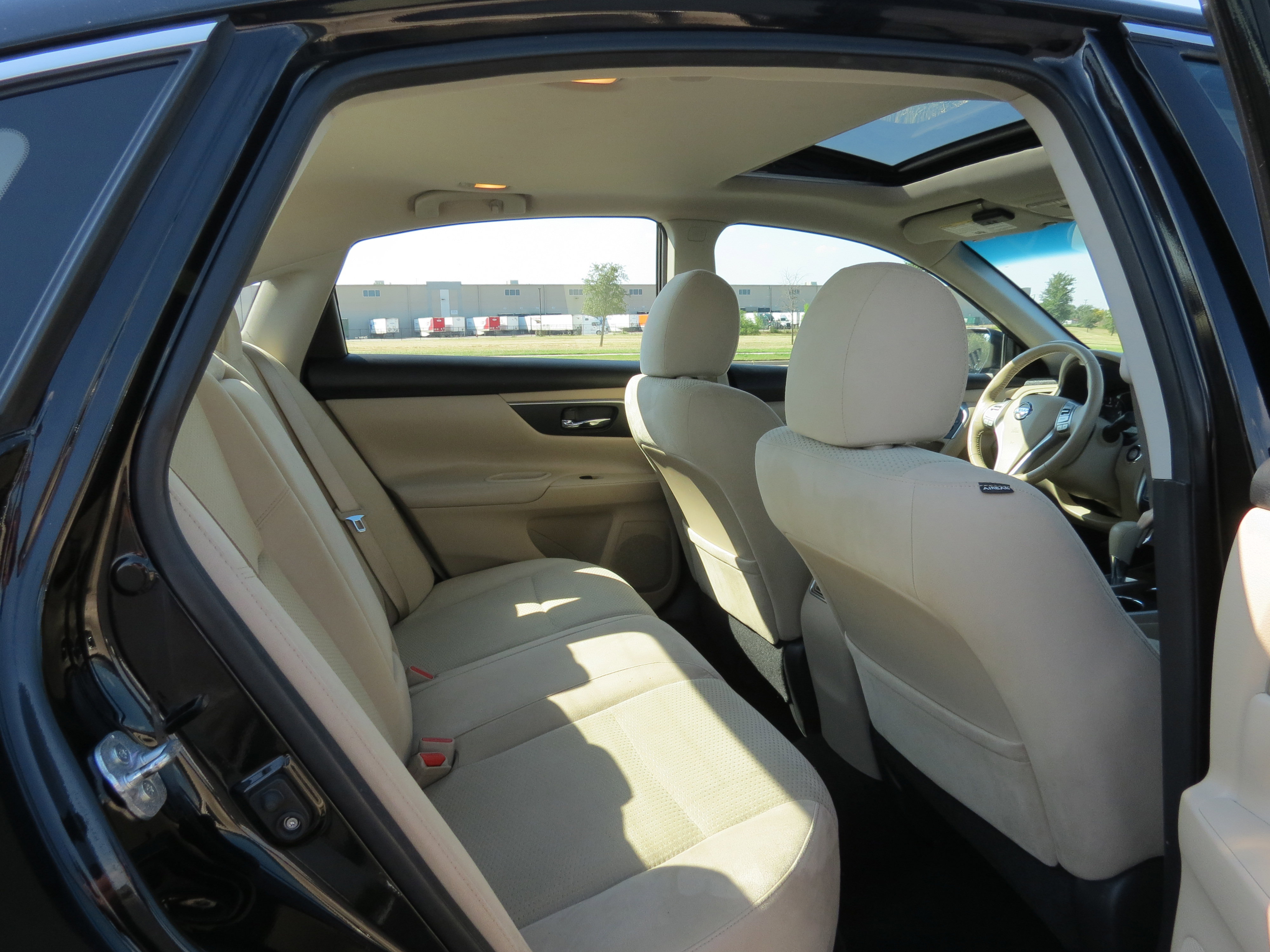 Used 2015 Nissan Altima 2.5 SV w/ Convenience Package image 37