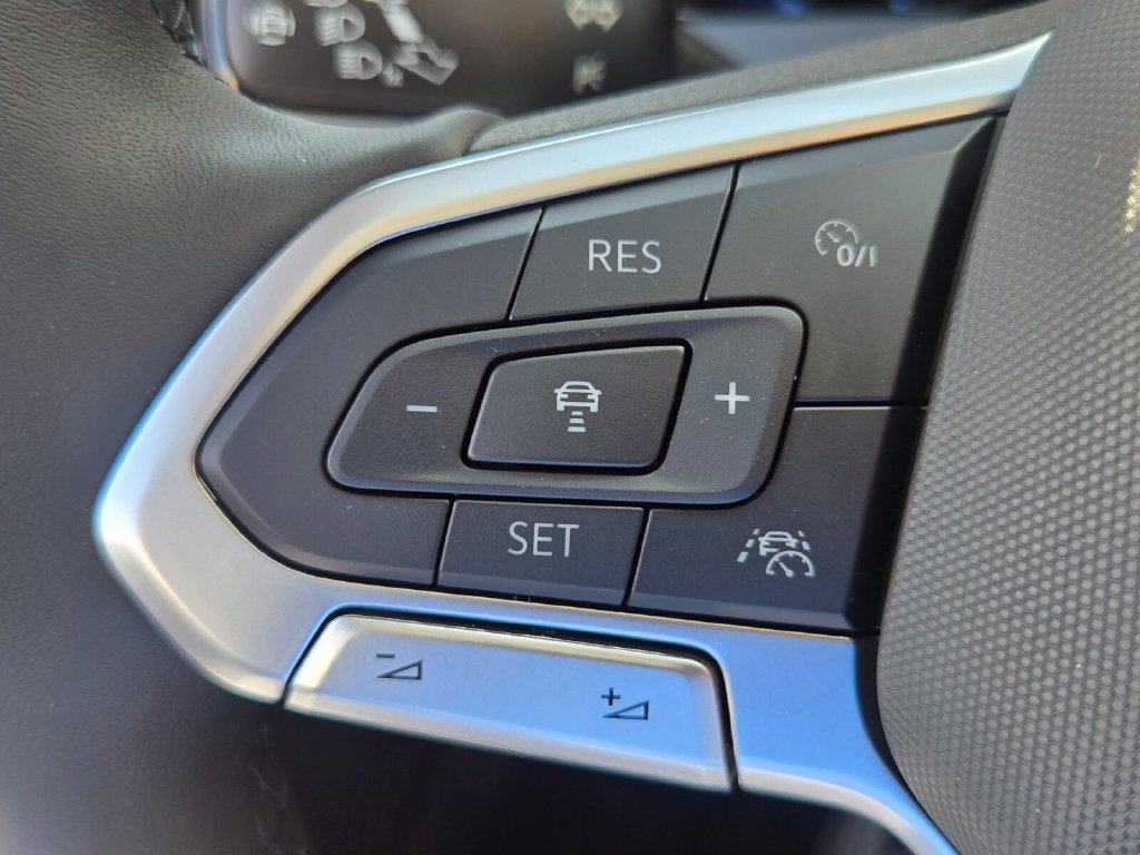 New 2027 Volkswagen Jetta SE FWD image 11