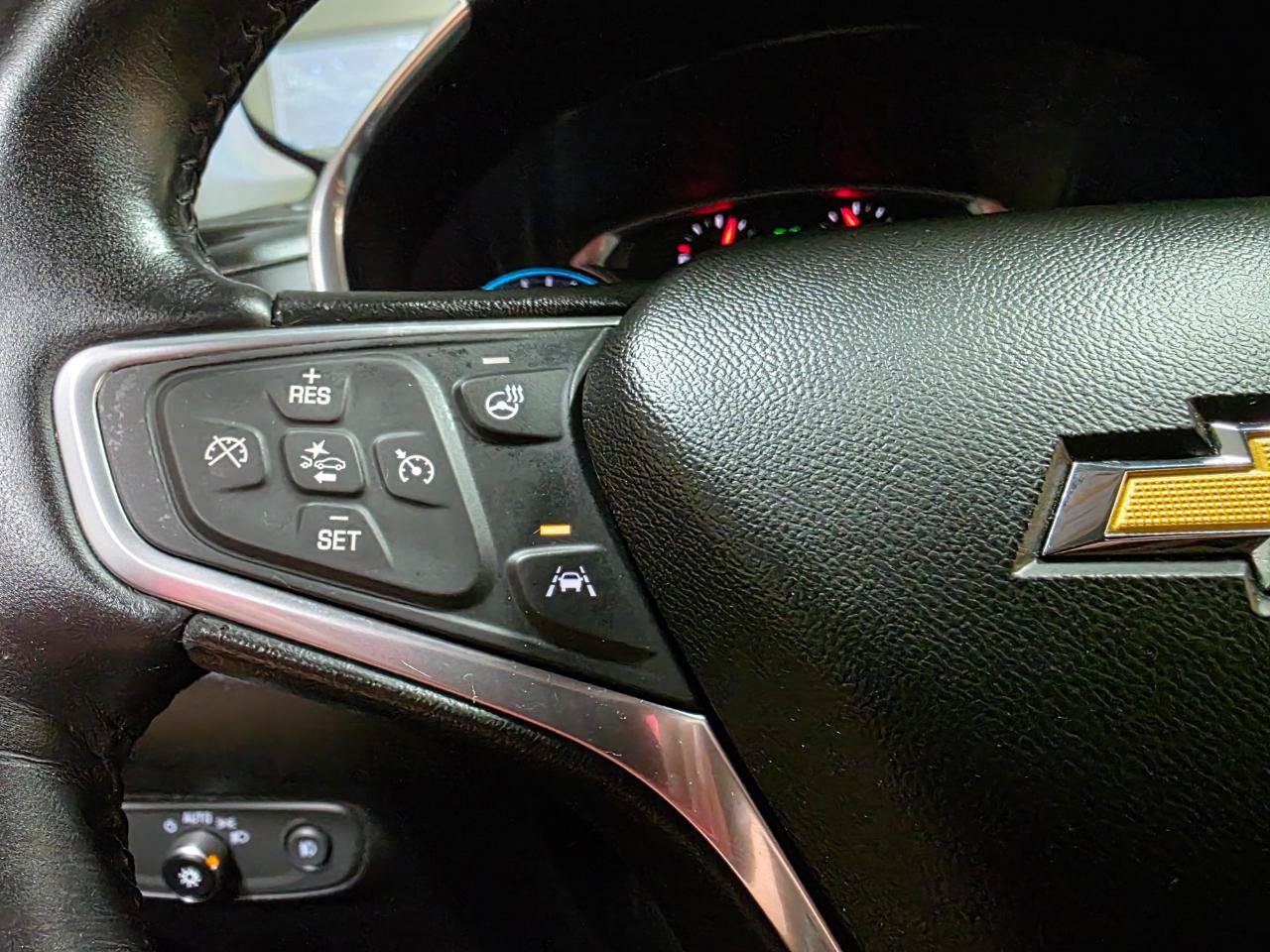Used 2018 Chevrolet Equinox Premier AWD/4WD image 31