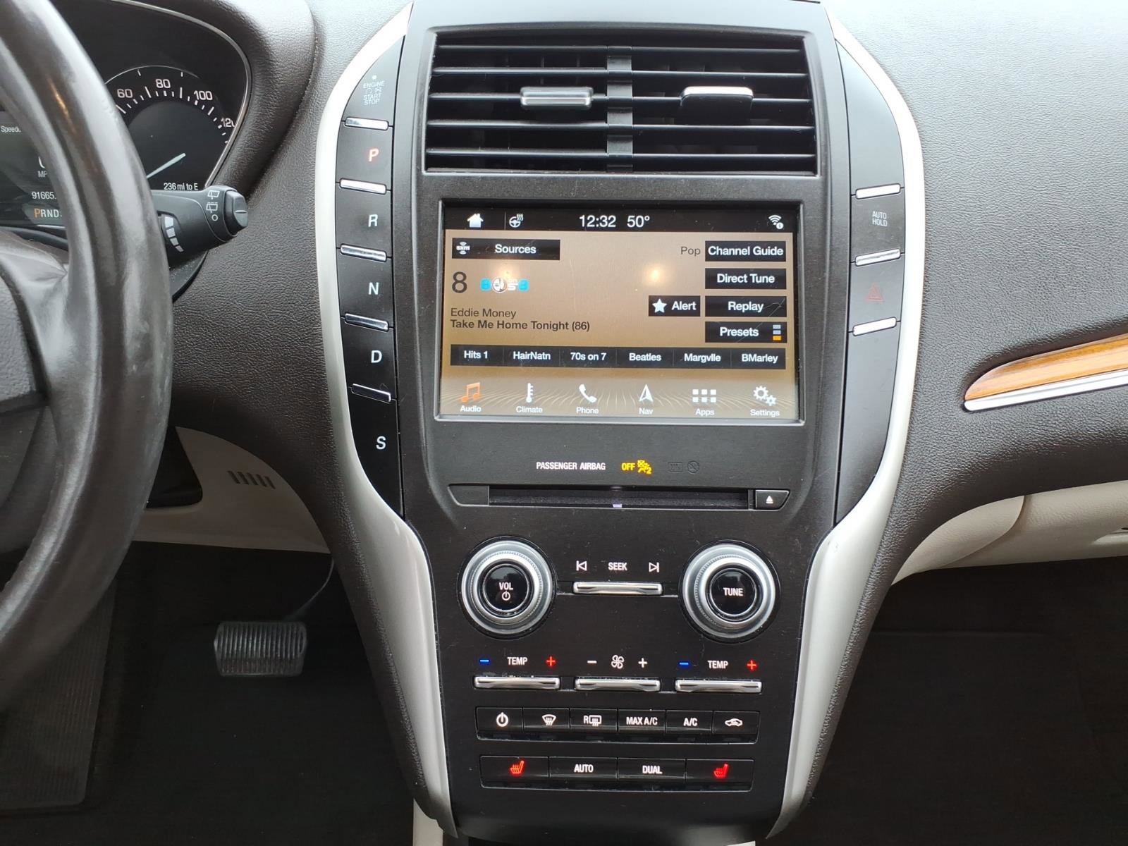 Used 2019 Lincoln MKC Select w/ Vista Value Package image 16