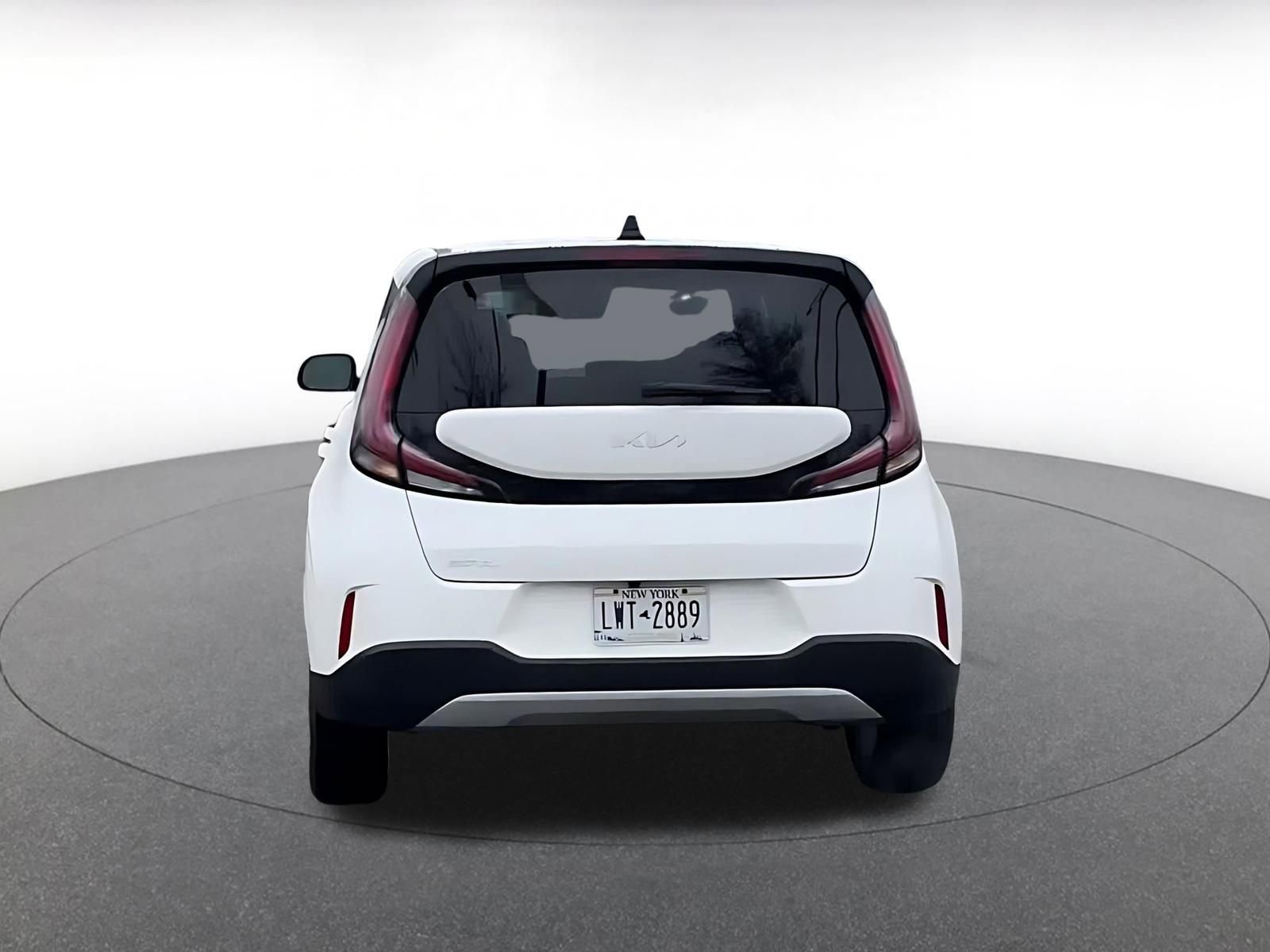 Used 2025 Kia Soul LX w/ LX Technology Package image 12