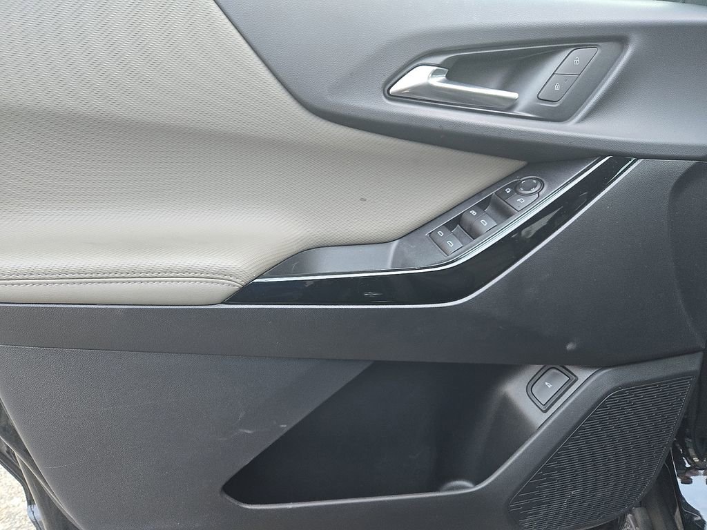 Used 2026 Chevrolet Equinox LT w/ Convenience Package II image 18