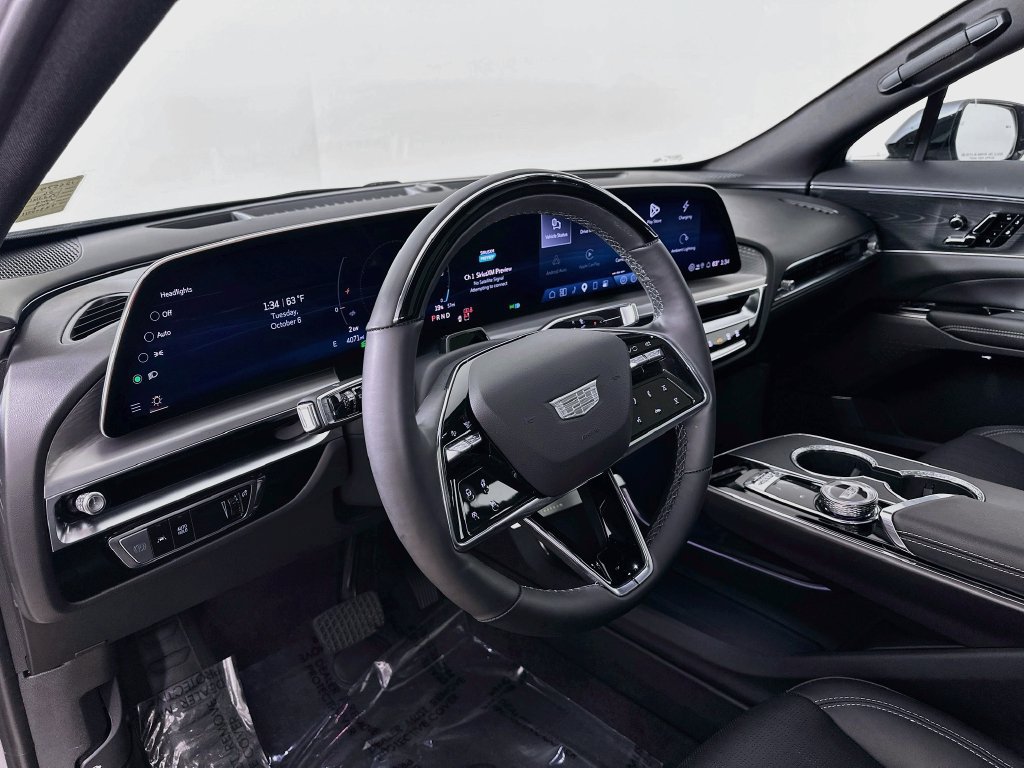 Certified 2026 Cadillac Lyriq Sport w/ LPO, ONYX Package AWD/4WD image 9