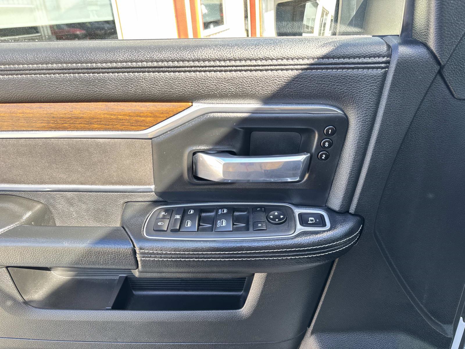 Used 2024 RAM 5500 Laramie image 19