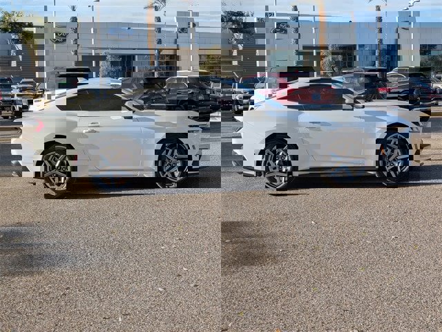 Used 2024 Ford Mustang Coupe image 7