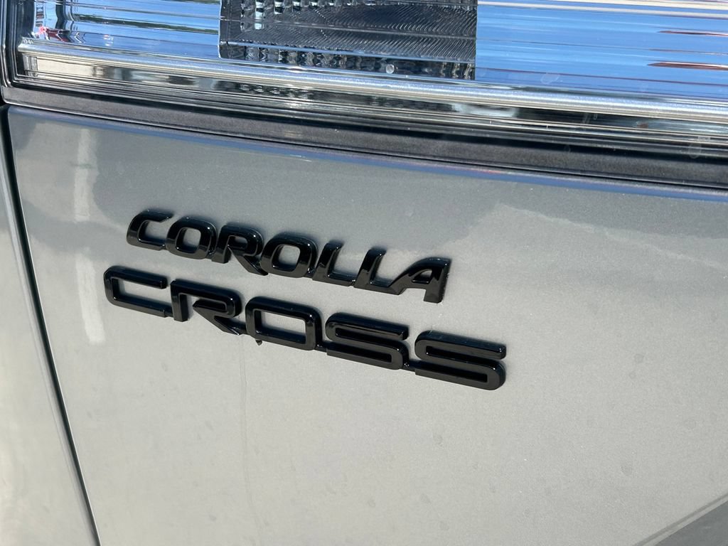 Used 2023 Toyota Corolla Cross AWD Hybrid image 12