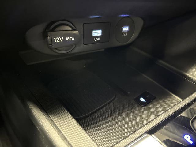 Used 2024 Hyundai Elantra Limited image 23