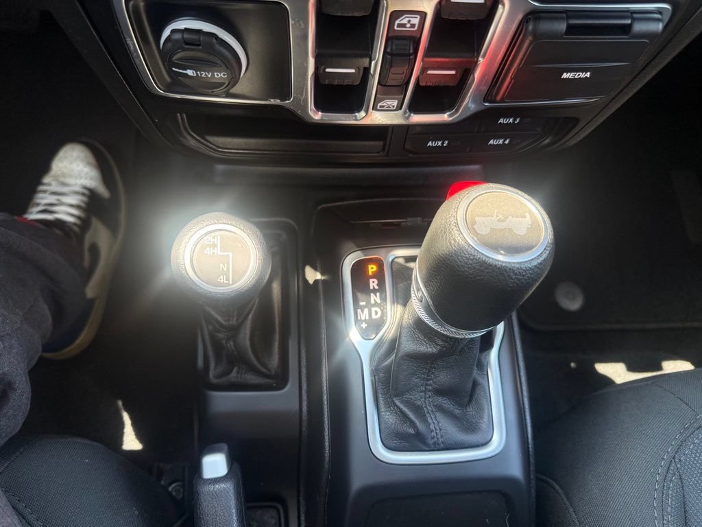 Used 2022 Jeep Wrangler Unlimited Sport AWD/4WD image 25