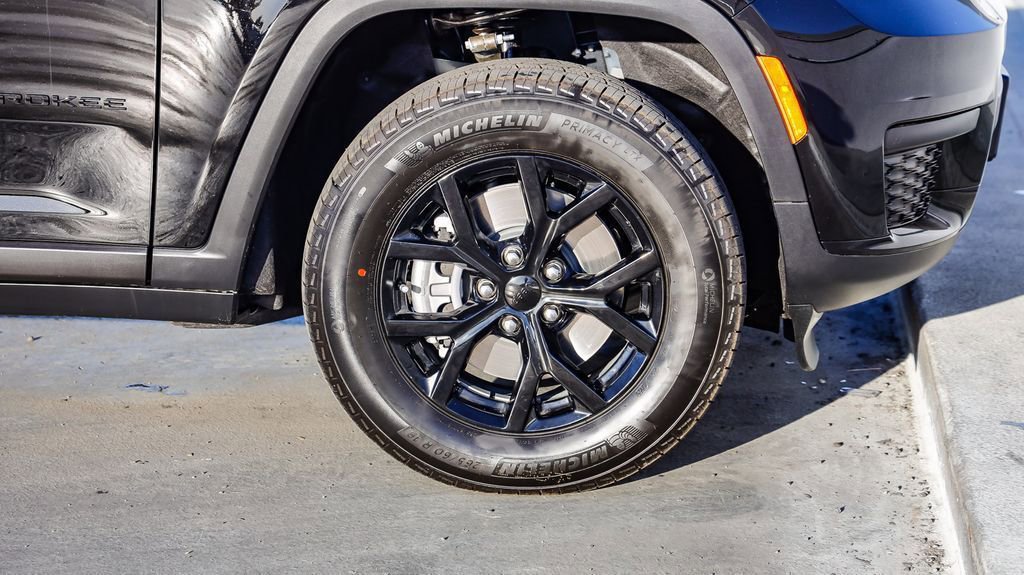 New 2025 Jeep Grand Cherokee L Altitude image 11