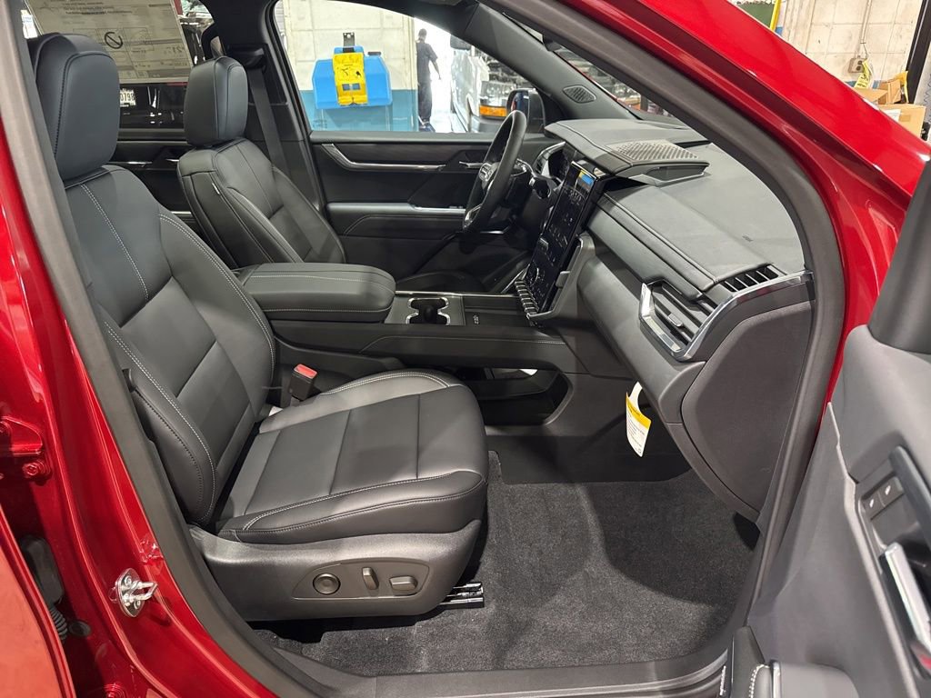 New 2025 GMC Acadia Elevation w/ Elevation Premium Package AWD/4WD image 40