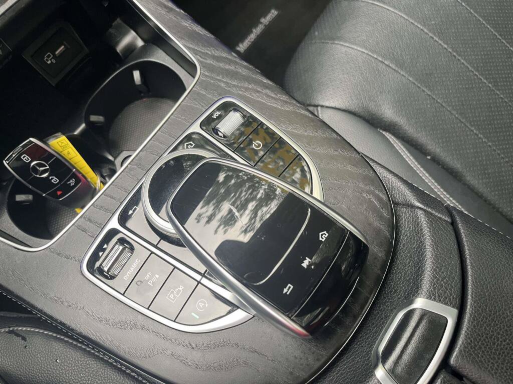 Certified 2018 Mercedes-Benz E 300 4MATIC image 26