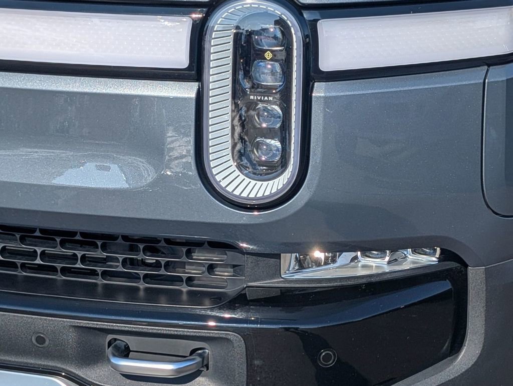 Used 2022 Rivian R1T Adventure image 12