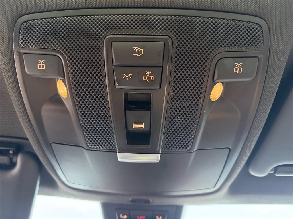 Used 2016 Mercedes-Benz CLA 250 image 32